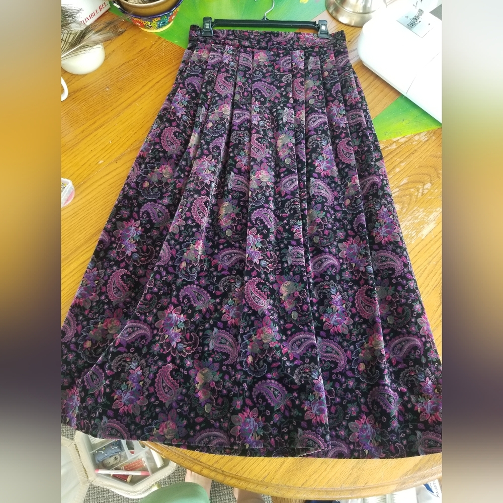 Vintage Talbots Purple/Pink and Black Floral Velour A-Line Skirt